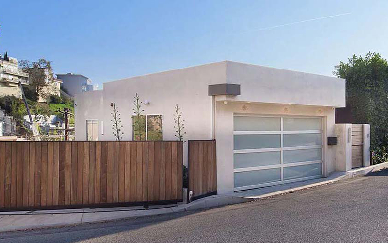 1717 Sunset Plaza