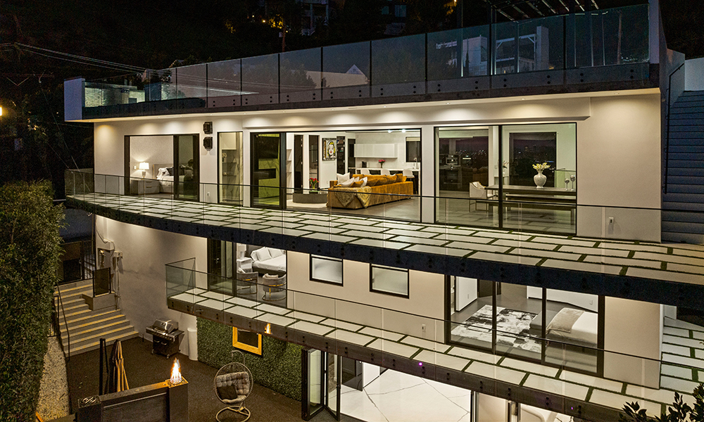 1680 Sunset Plaza