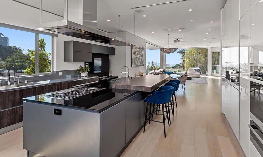 1717 Sunset Plaza