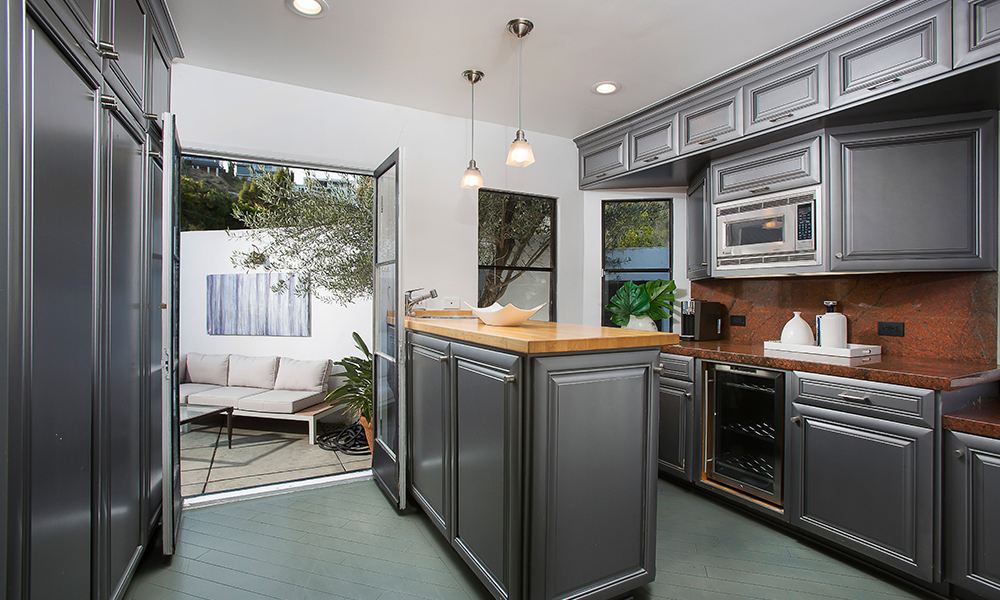 1733 Sunset Plaza