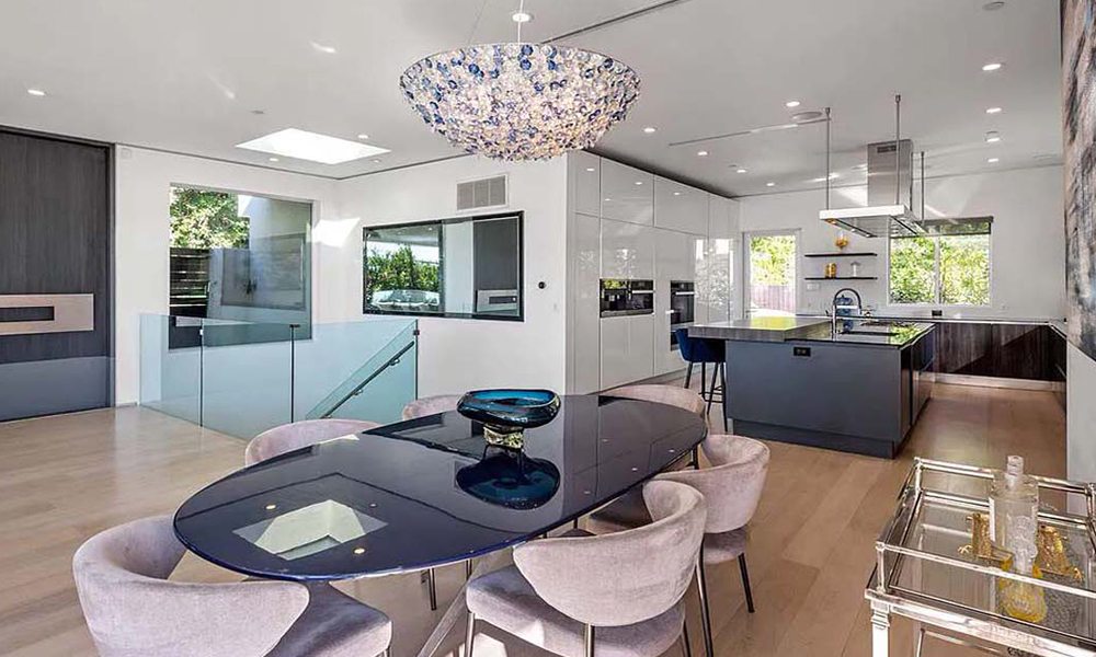 1717 Sunset Plaza