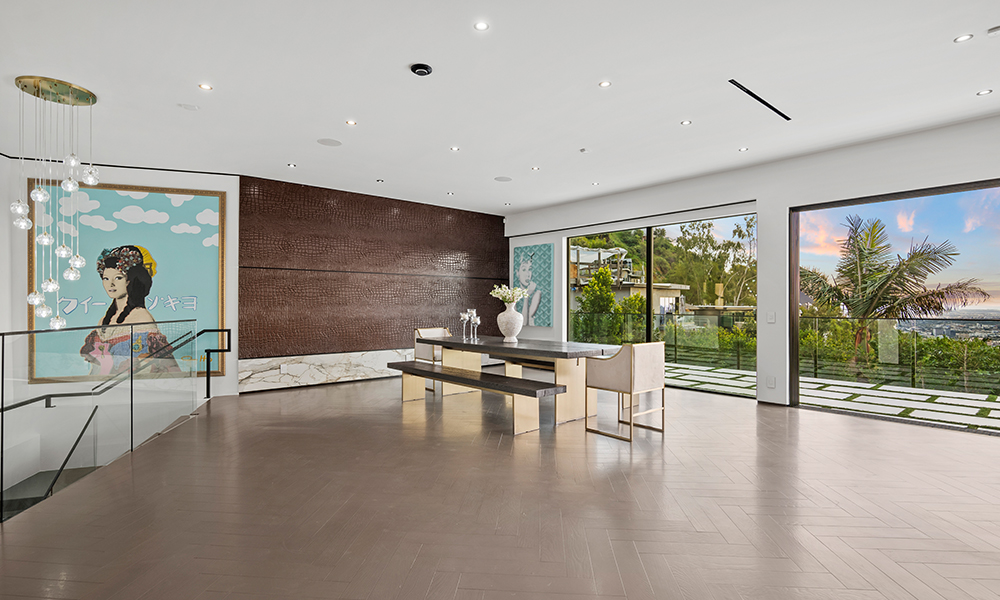 1680 Sunset Plaza