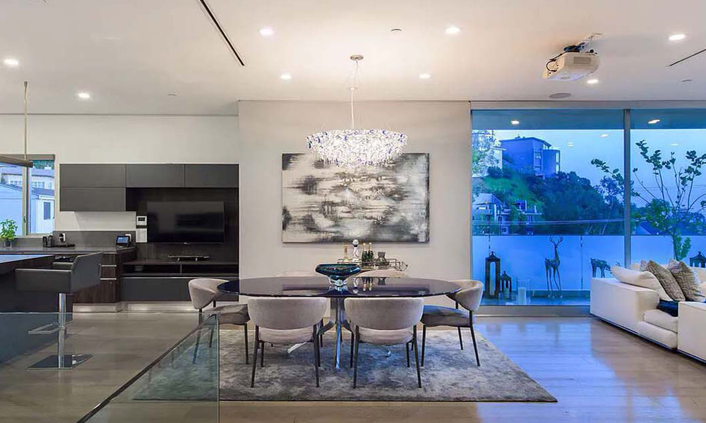1717 Sunset Plaza